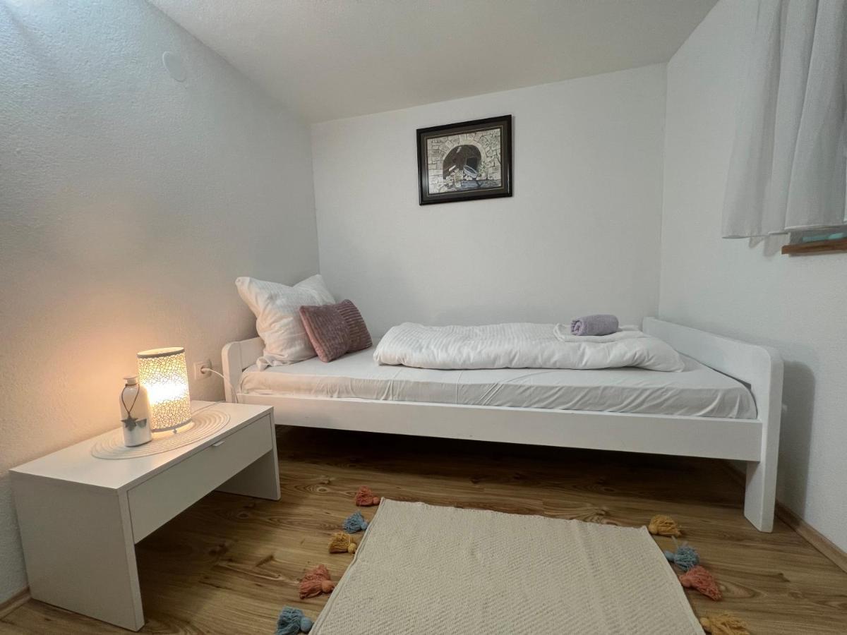 Apartment Katalin Kornić Zewnętrze zdjęcie